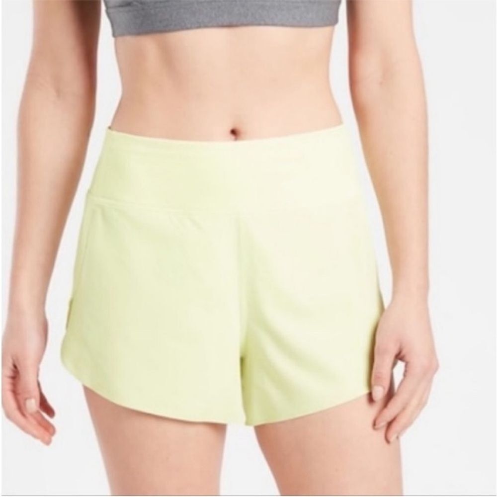 Athleta Run with It 3.5 Inch Running Shorts Yellow Size 1X